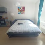Joli Au Rdc Avec Cour