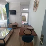 Joli Au Rdc Avec Cour Διαμέρισμα Toul