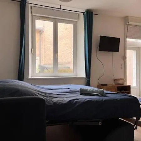 Joli Au Rdc Avec Cour * トゥール