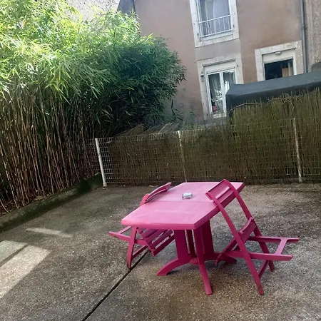 Appartement Studio Cosy - Hyper-Centre - Cour Privee Parking Gratuit A 2 Min Toul