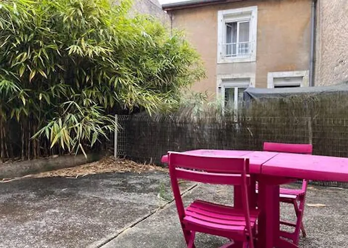 Joli Au Rdc Avec Cour *